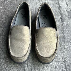 Crocs Walu Slip On Women’s Shoes Shimmer Glittery Metallic Gold Size 7 Moc Toe